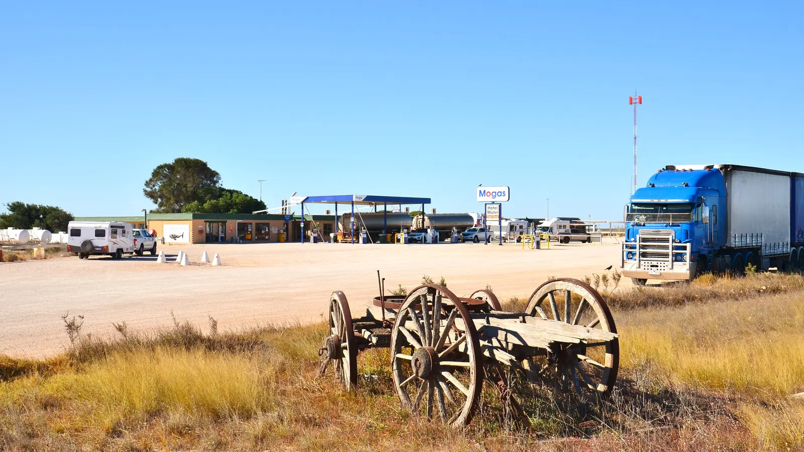 Remote Australian roadhouse fuel stop